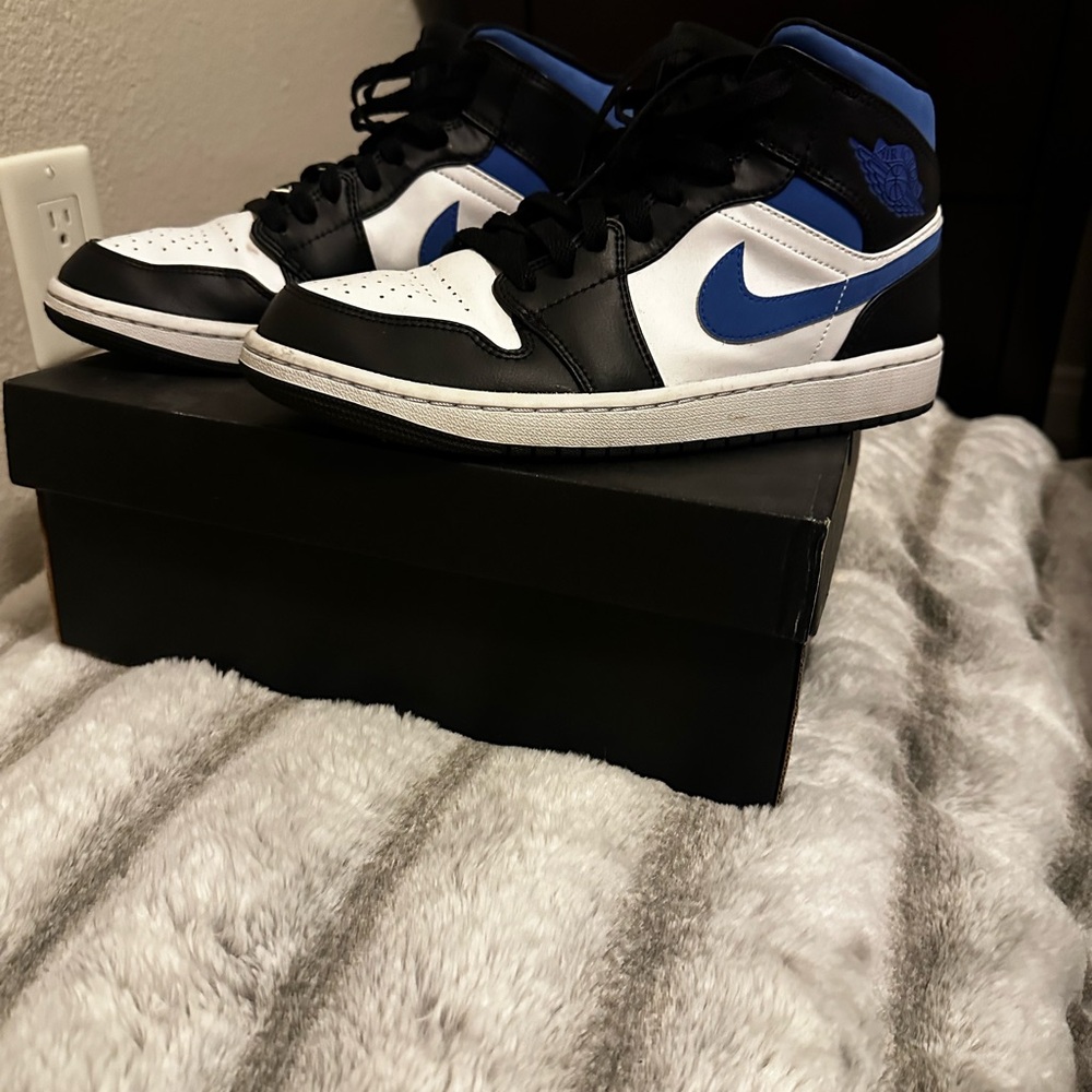 Jordan Air Mid 1 Sneakers in Racer Blue